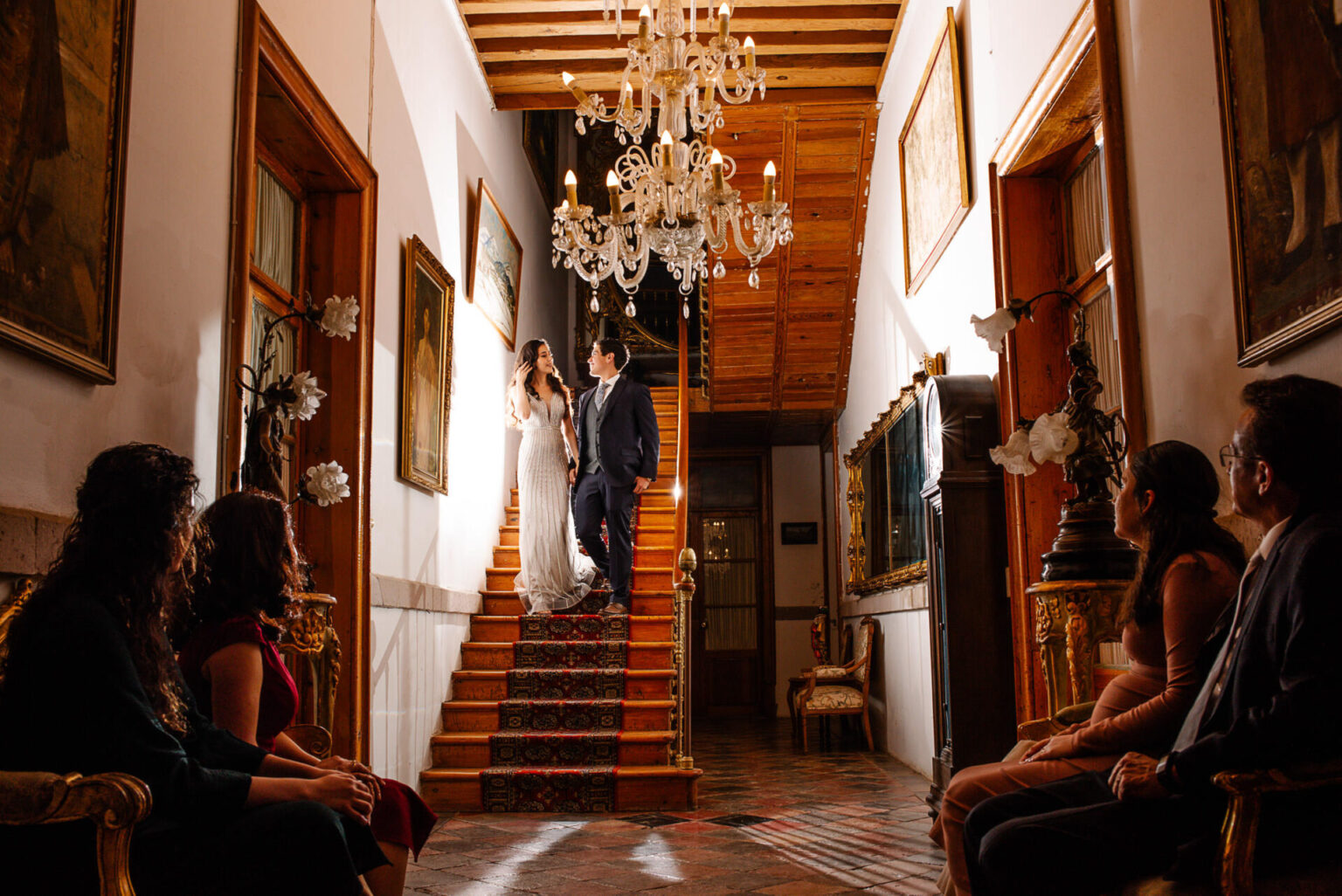 Capturando emociones genuinas en retratos de parejas